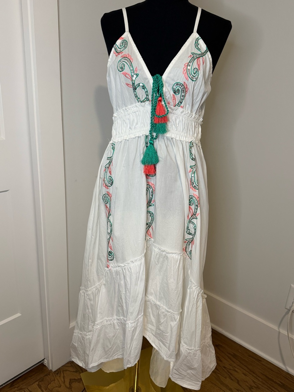 NWT (M) POL White Maxi Dress with Green and Coral Embroidery